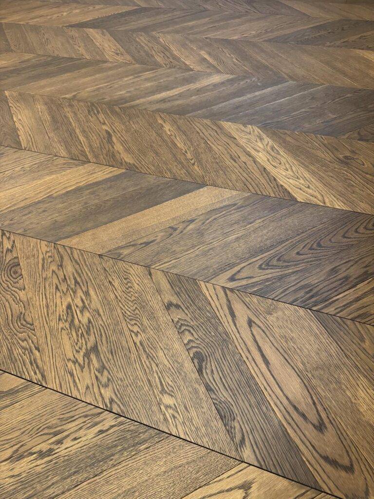 Dark Oak Chevron